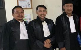 Tim Penasehat Hukum R.S ,,Fahmi Indah Lestari, S.H,M.H, Nashir Hayatul Islam., S.H, M.H, dan Sedi Usmika, S.H