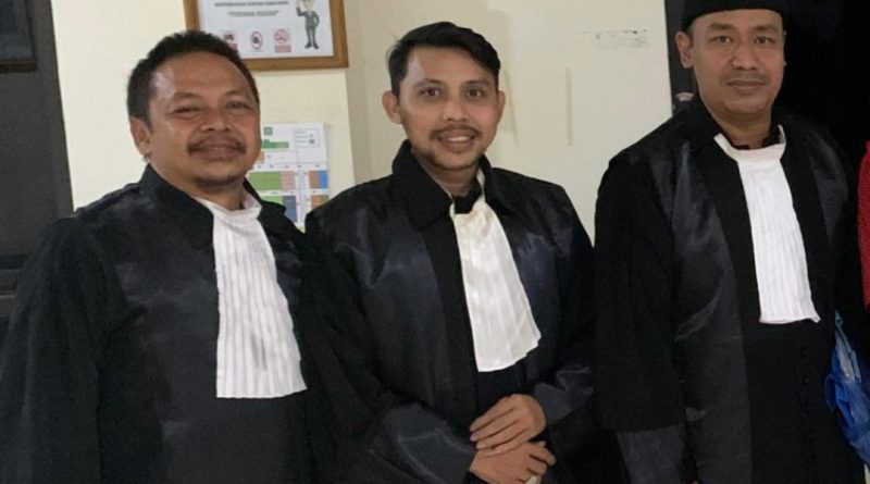 Tim Penasehat Hukum R.S ,,Fahmi Indah Lestari, S.H,M.H, Nashir Hayatul Islam., S.H, M.H, dan Sedi Usmika, S.H