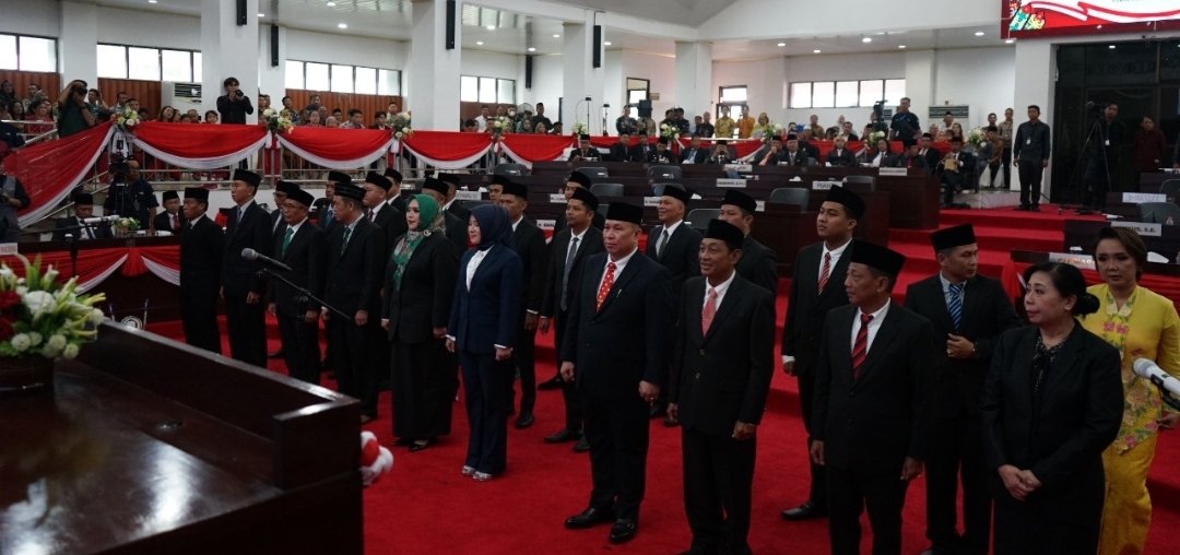 Resmi! 25 Anggota DPRD Murung Raya 2024-2029 Diambil Sumpah Janji