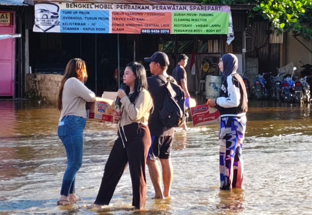 Relawan Seniman Panggung Puruk Cahu Galang Aksi Kemanusian Untuk Warga Terdampak Banjir 