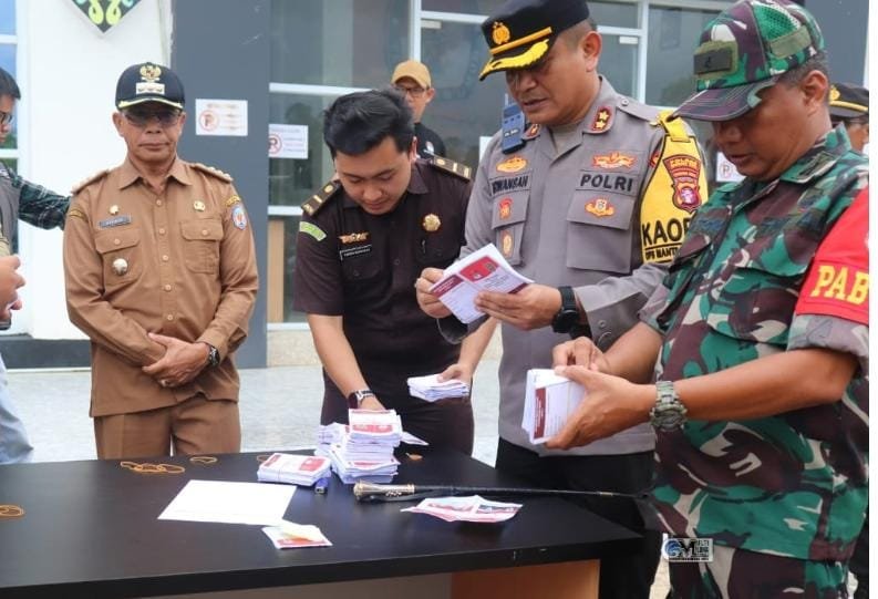 Forkopimda Bersama KPU Murung Raya Musnahkan Surat Suara Lebih dan Rusak