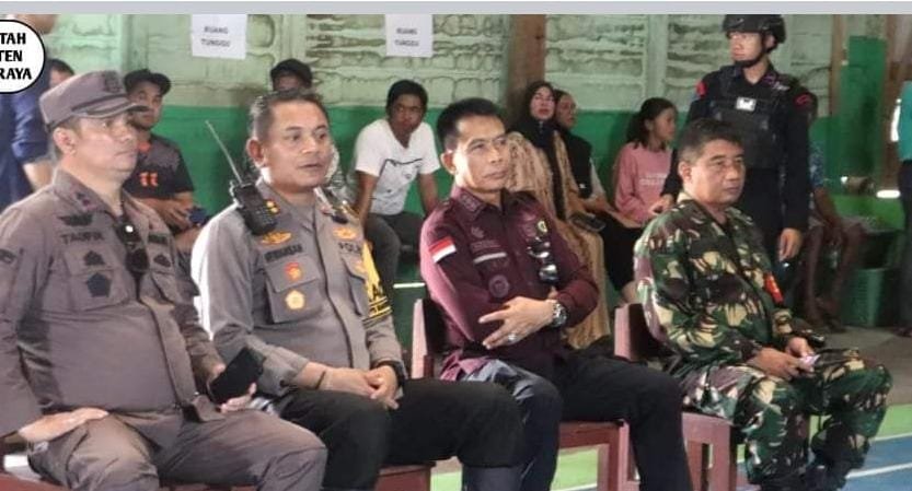 Pj Bupati Murung Raya Bersama Forkopimda Pantau Proses Penghitungan Suara di TPS
