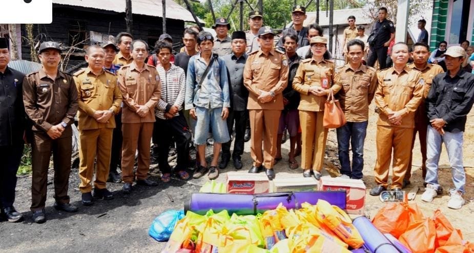 Pemkab Murung Raya Berikan Bantuan untuk Korban Kebakaran