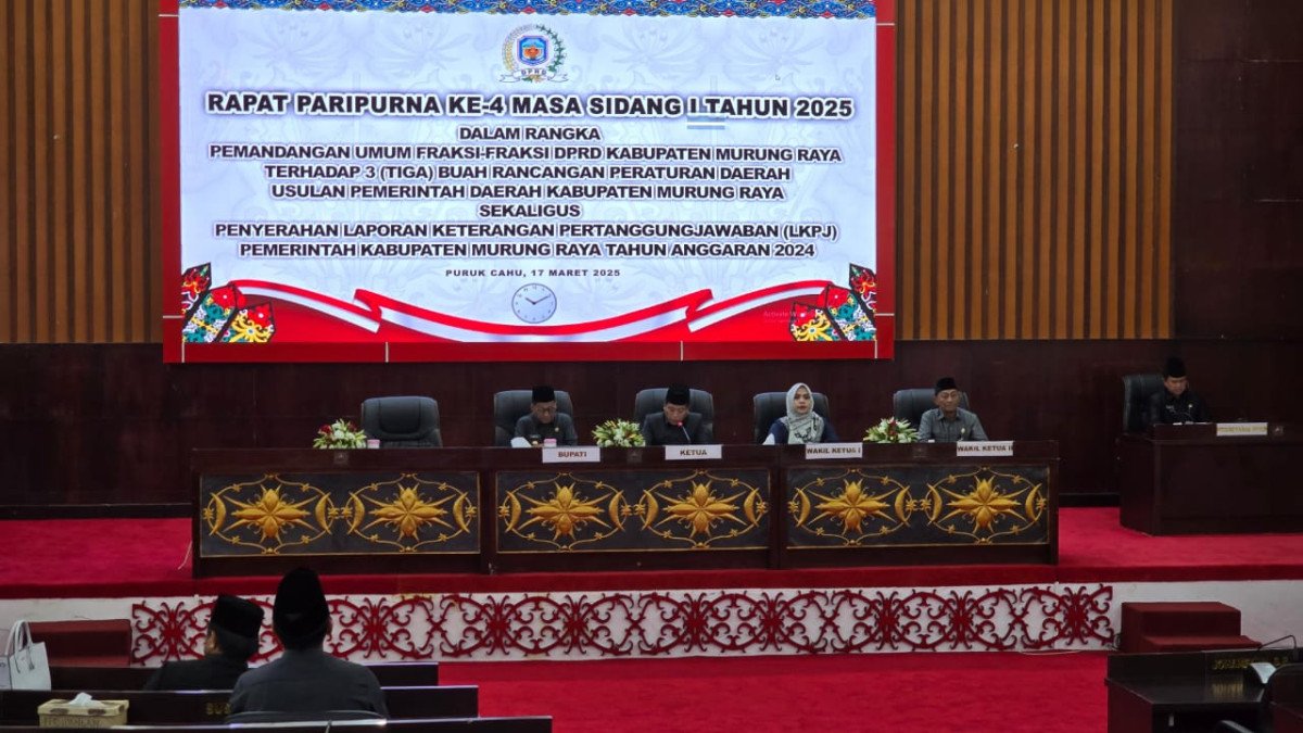 Paripurna Pemandangan Umum Fraksi-Fraksi DPRD Mura Terhadap 3 Buah Raperda