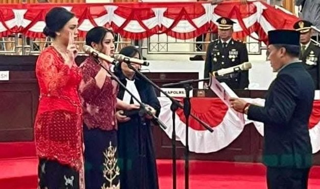 Dua Anggota PAW DPRD Murung Raya Resmi Dilantik