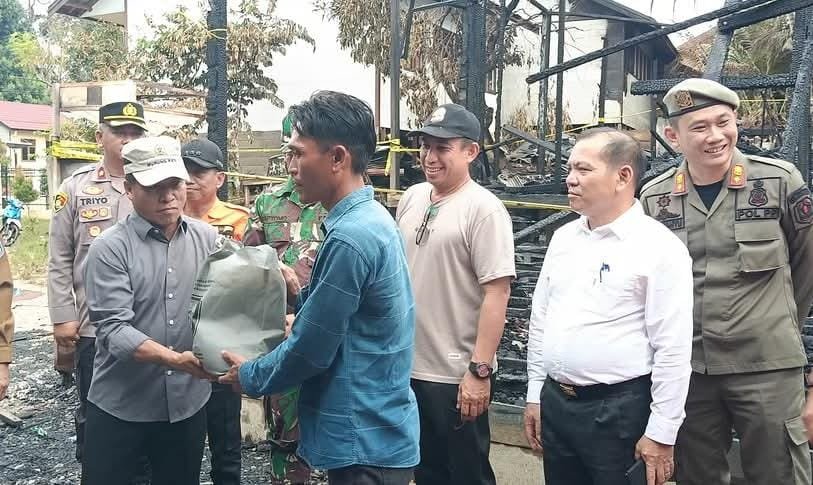 Ketua DPRD Serahkan Bantuan untuk Korban Kebakaran, Rumiadi : Bentuk Perhatian