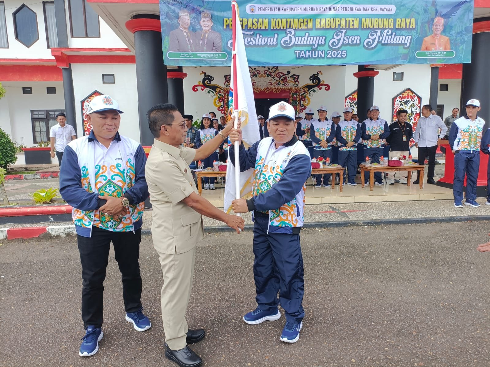 Bupati Heriyus Lepas Kontingen Mura Ikuti FBIM