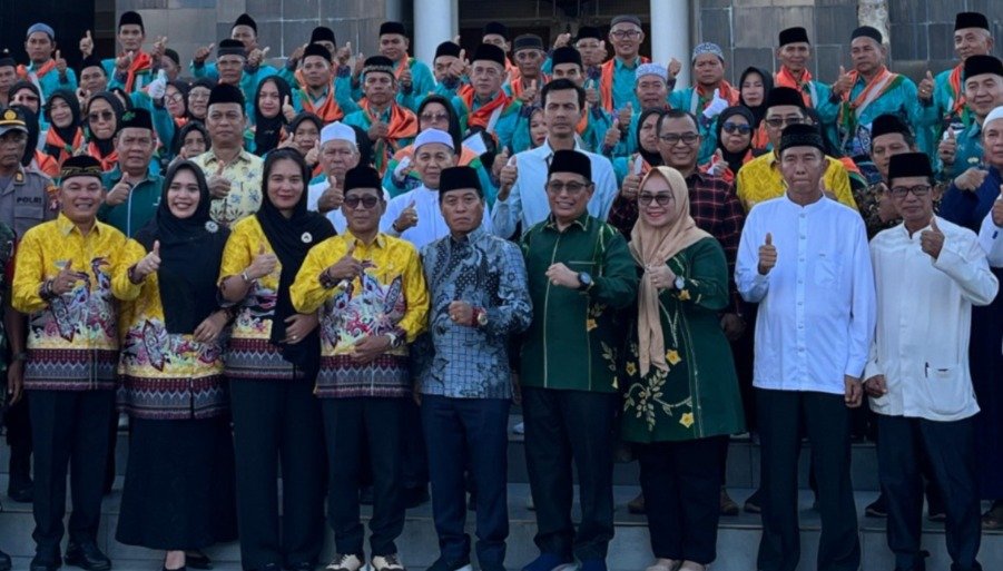Ketua DPRD Rumiadi Hadiri Pelepasan CJH Mura