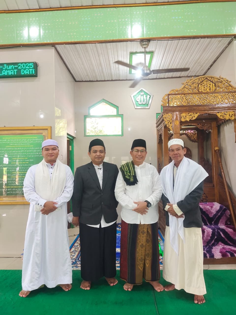Momen Kebersamaan Pemotongan Hewan Korban Di Mesjid Nurul Islam – Puruk Cahu …!!! 