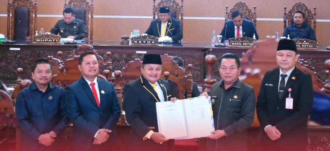 Rapat Paripurna DPRD Kabupaten Kapuas Masa Persidangan ll Tahun Sidang 2025