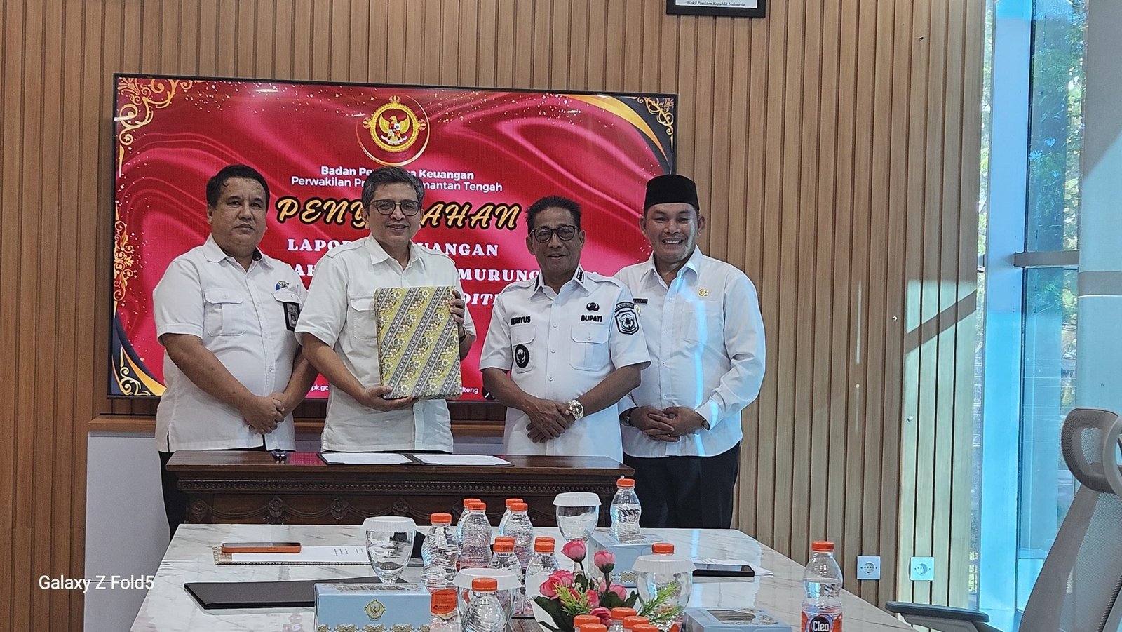 Bupati Heriyus Serahkan LKPD 2024 ke BPK RI Perwakilan Kalteng