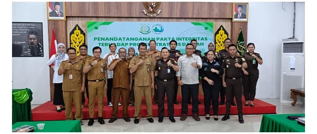 Penandatanganan Pakta lntegritas Terhadap Proyek Strategis Daerah RSUD Kapuas dan Kejaksaan Negeri Kapuas