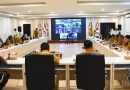 Bupati Kapuas HM Wiyatno didampingi Sekda dan sejumlah Kepala OPD terkait menghadiri rapat koordinasi Pengendalian lnflasi digelar secara virtual diruang Rapat Rujab Bupati. Selasa (2/3/2025)
