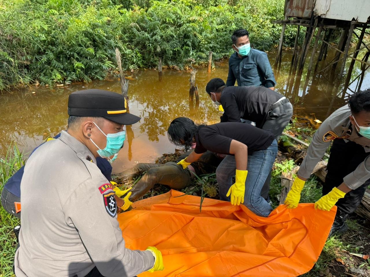 Penemuan Sesosok Mayat Tanpa Identitas di Kali Jl.Trans Kalimantan
