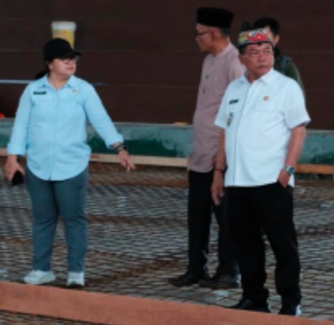 Kadis Beserta Kabid Dampingi Bupati Kapuas Meninjau Progres Rehabilitasi Gedung Olahraga