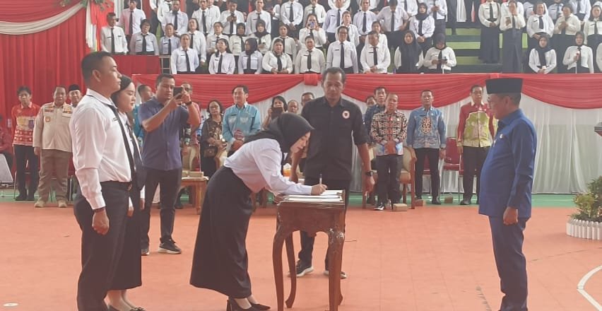 Bupati Heriyus Lantik 1.313 PPPK Paruh Waktu