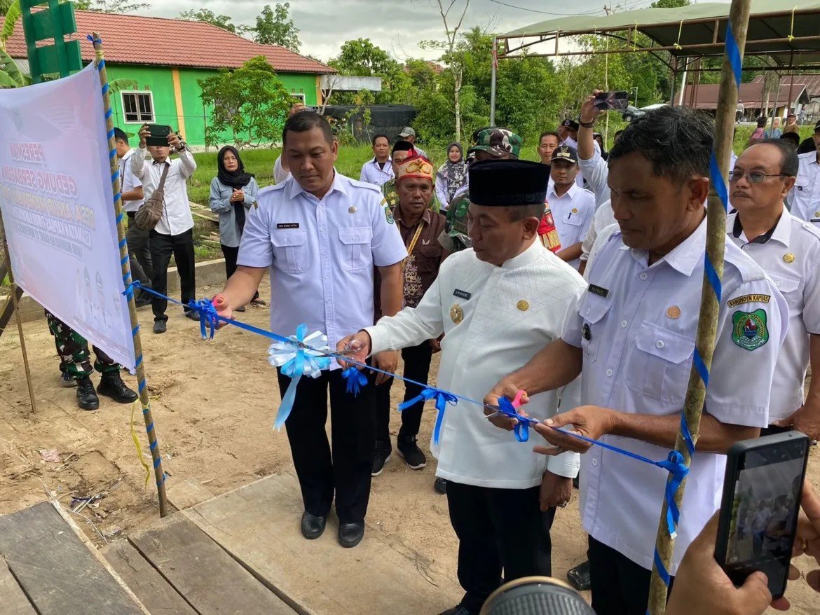 Desa Anjir Mambulau Barat Kini Miliki Gedung Serba Guna