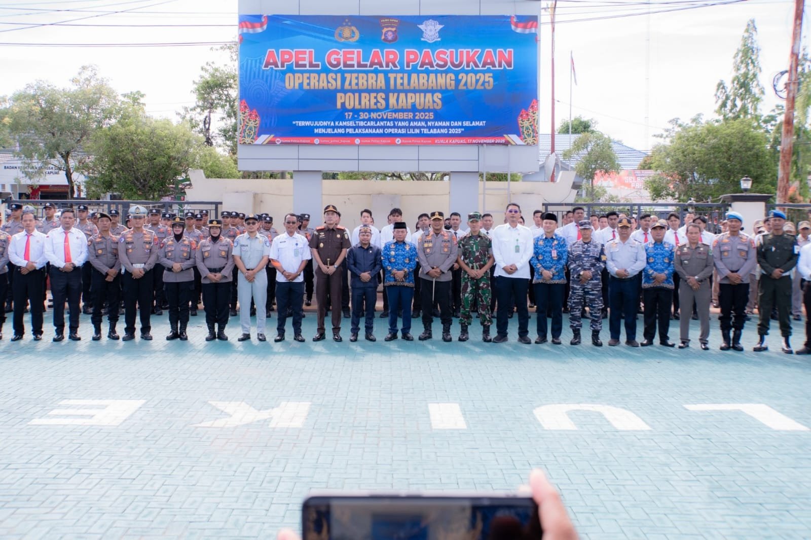 Bupati Kapuas Hadiri Apel Gelar Pasukan Operasi Zebra Telabang 2025