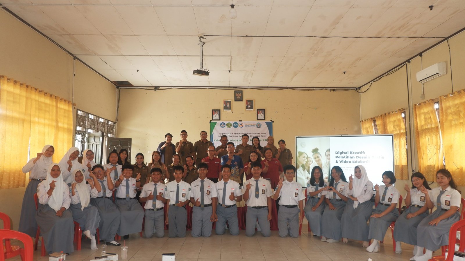 Tingkatkan Literasi Digital, UPR Latih Siswa SMA 6 Palangka Raya Bikin Desain Grafis & Video Edukatif