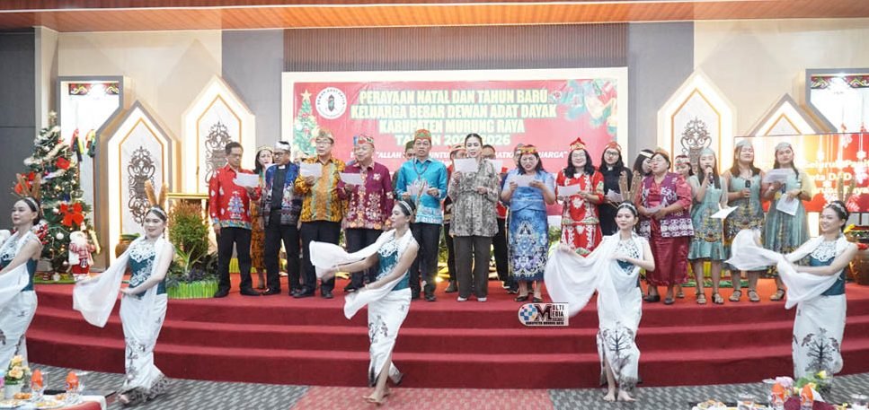 Hadiri Perayaan Natal dan Tahun Baru DAD, Pemkab Mura Apresiasi Peran Lembaga Adat Dayak