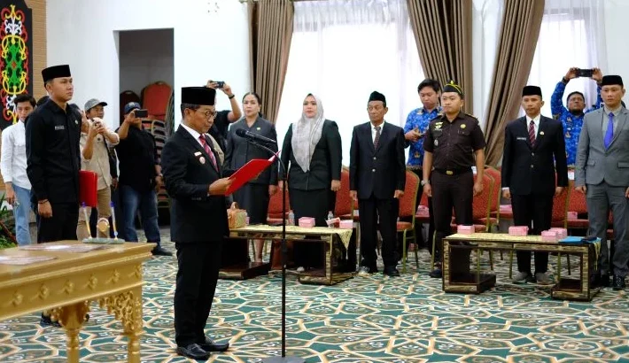 Heriyus Ingatkan Pejabat Baru Pentingnya Disiplin, Inisiatif, dan Kepatuhan