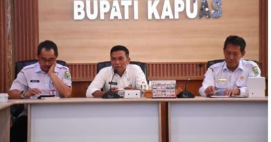 Kapuas melalui Staf Ahli Bupati Bidang Kemasyarakatan dan Sumber Daya Manusia (KSDM) Budi Kurniawan, menggelar rapat Persiapan Pelaksanaan Pasar Ramadan 1447 H diruang rapat Kantor Bupati Kpuas, Rabu (18/2/2026).