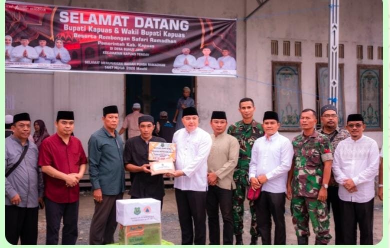 Wakil Bupati Kapuas Serahkan Bantuan Bagi Korban Kebakaran