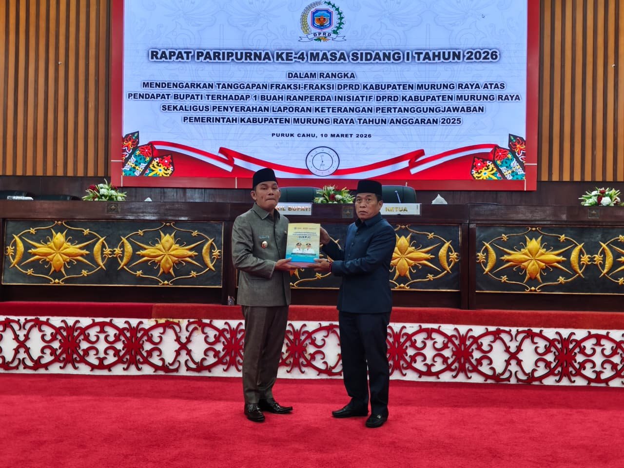 Pemkab Murung Raya Serahkan LKPJ 2025 kepada DPRD