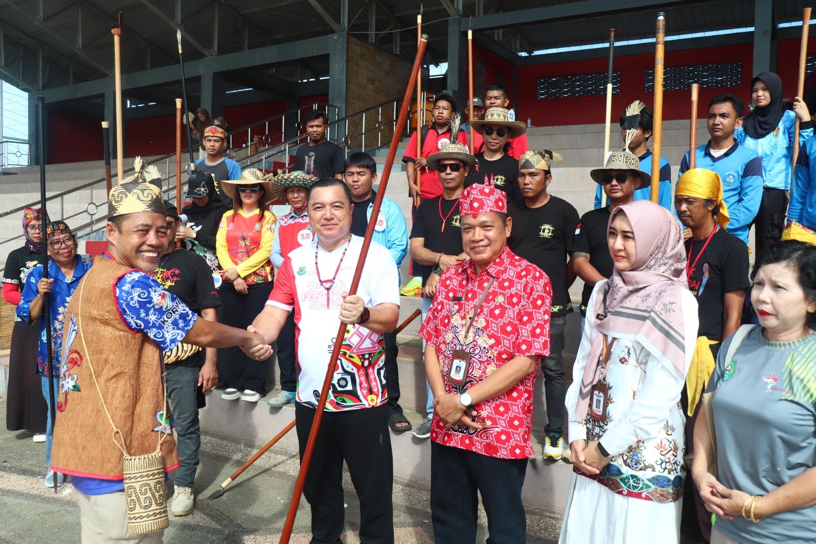 Wabup Kapuas Buka Lomba Manyipet dalam Festival Budaya Tingang Menteng Panunjung Tarung 2026