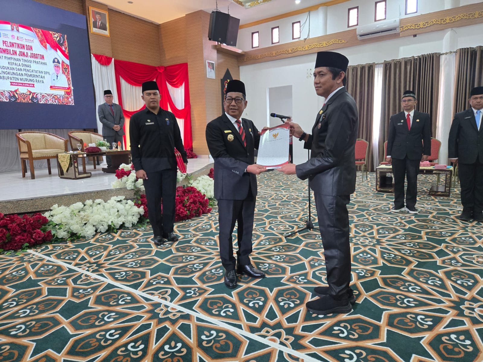 Gema Topandas Resmi Jabat Kepala Disdukcapil Murung Raya Usai Dilantik Bupati Heriyus