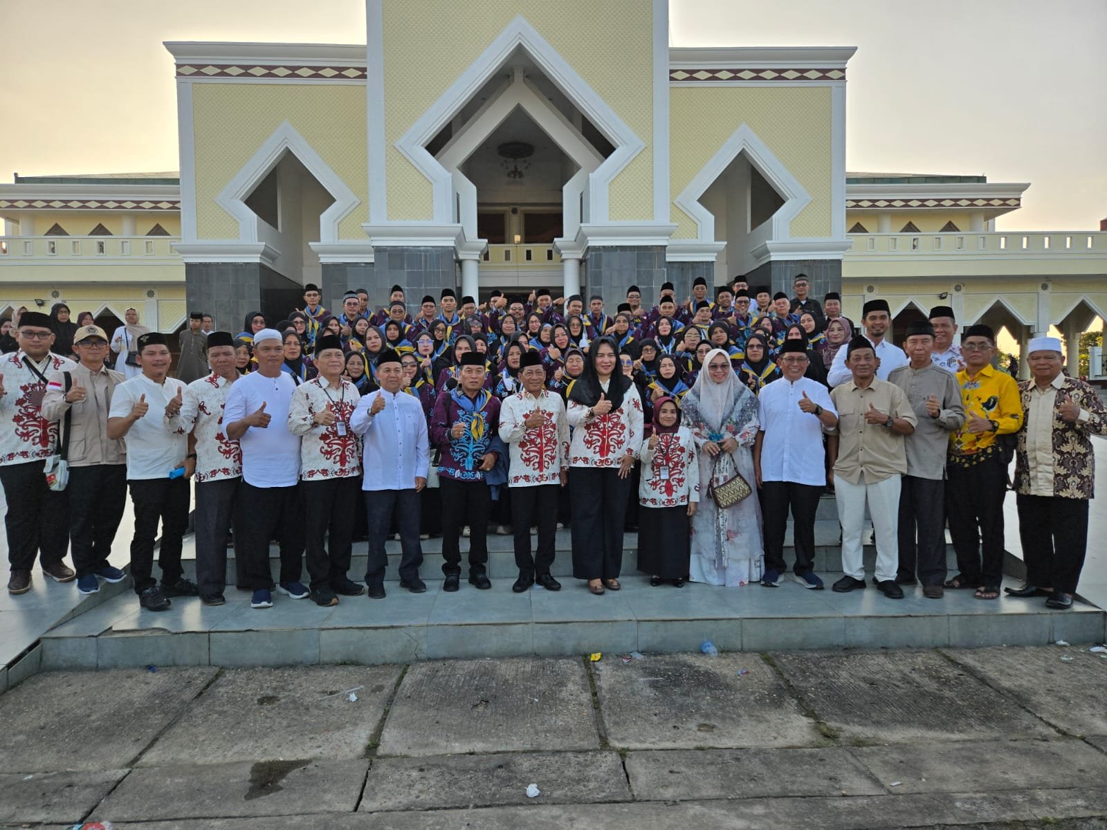 Bupati Murung Raya Lepas Keberangkatan Jemaah Haji, Doakan Perjalanan Lancar dan Mabrur