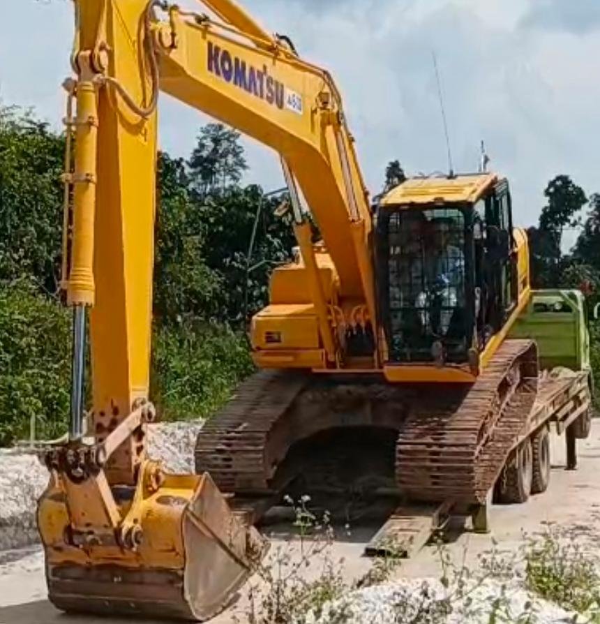 Akses Jalan Menuju Jembatan Sei Hyang Desa Lawang Kamah Mulai Ditimbun