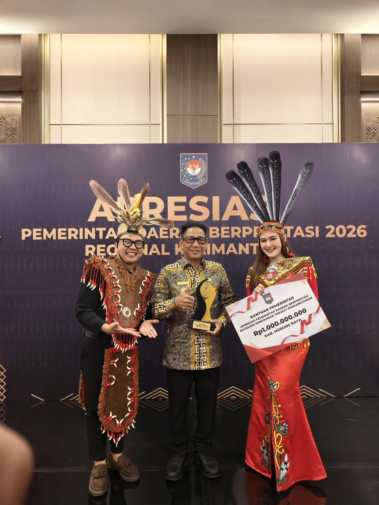 Prestasi Membanggakan, Bupati Murung Raya Raih Anugerah Kemendagri RI di Bidang Penurunan Pengangguran