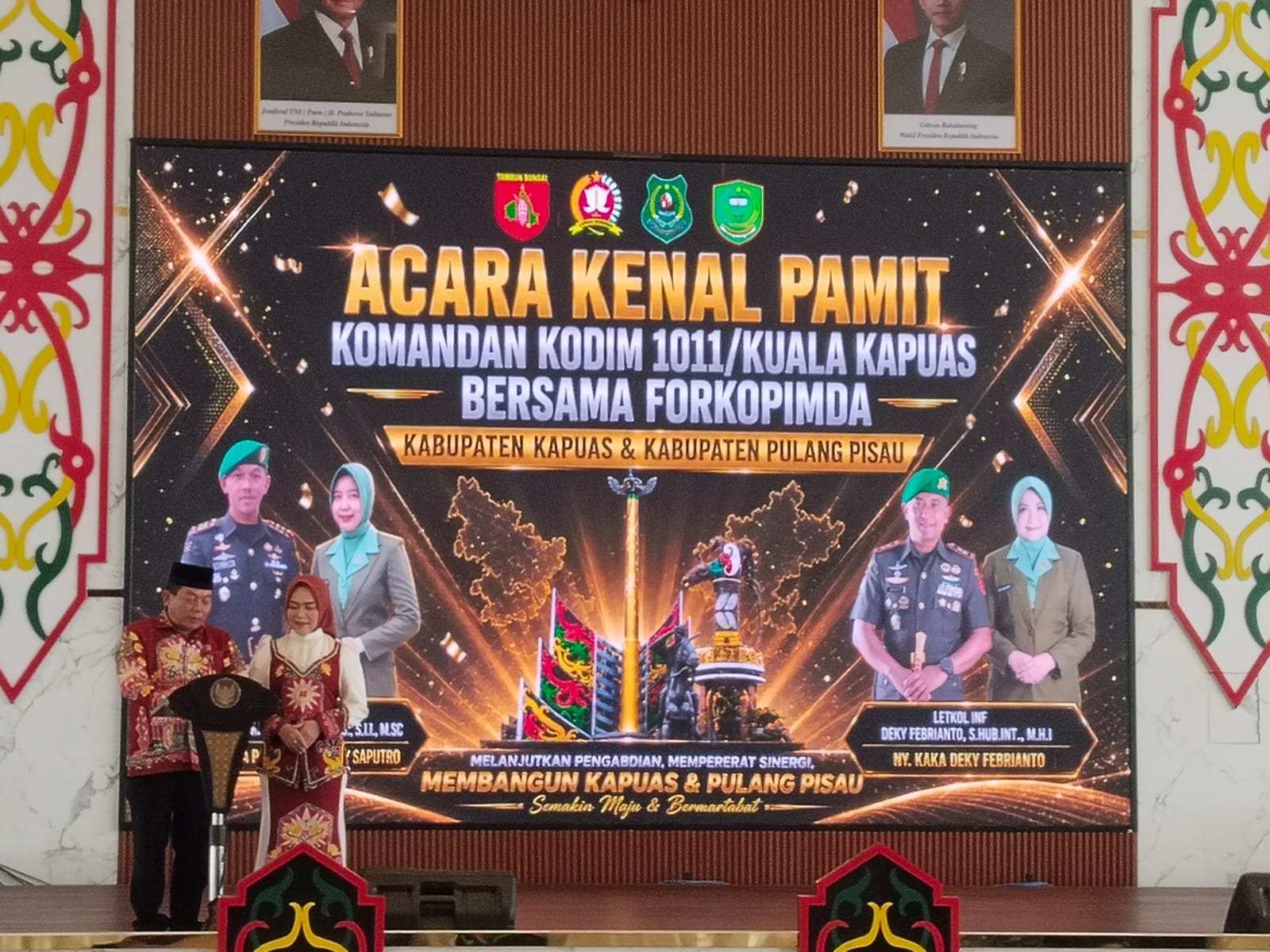 Kenal Pamit Dandim 1011/Kuala Kapuas,  Letkol Inf Pamungkas Army Serahkan Tongkat Komando kepada Letkol Inf Deky Febrianto