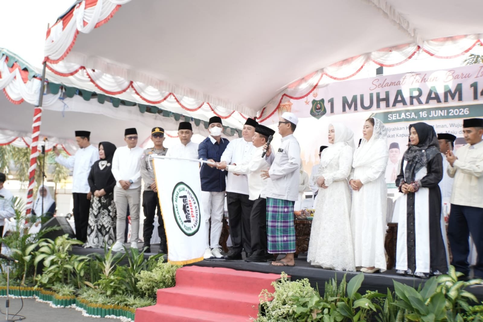 Bupati HM Wiyatno Lepas Peserta Pawai 1 Muharram 1448 H Sambut Tahun Baru Islam