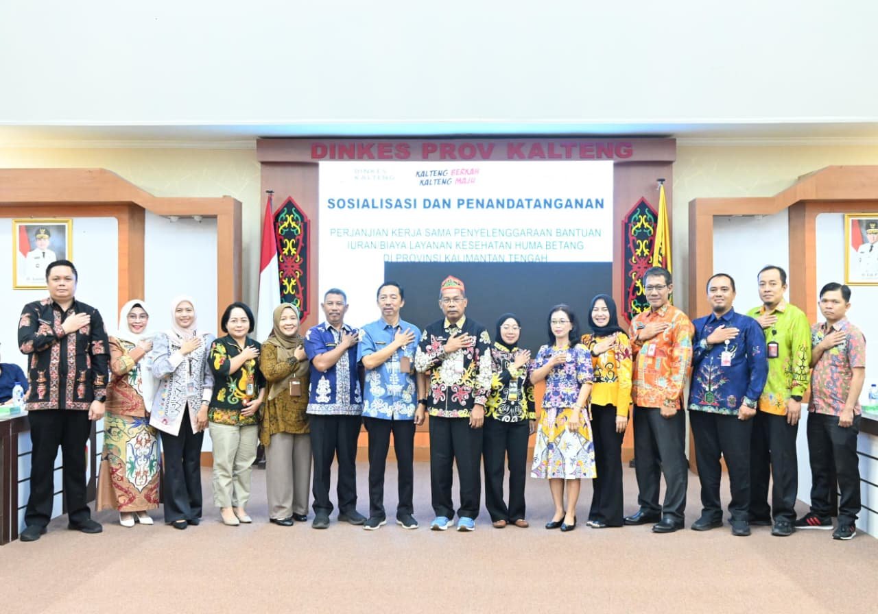 Kadis Kesehatan Kapuas Hadiri Sosialisasi dan Teken Kerja Sama Bantuan Kesehatan Huma Betang Bidang Kesehatan 