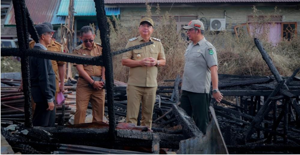 Wabup Kapuas Tinjau Korban Kebakaran di Palingkau Lama, Bantuan Langsung Disalurkan