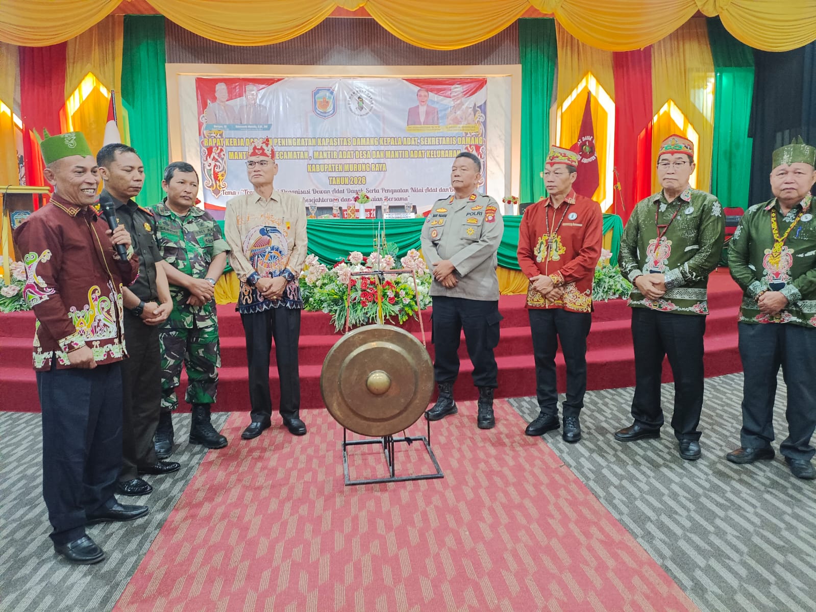 Pemkab Mura Dukung Pemangku Adat Jaga Ketertiban dan Budaya Dayak