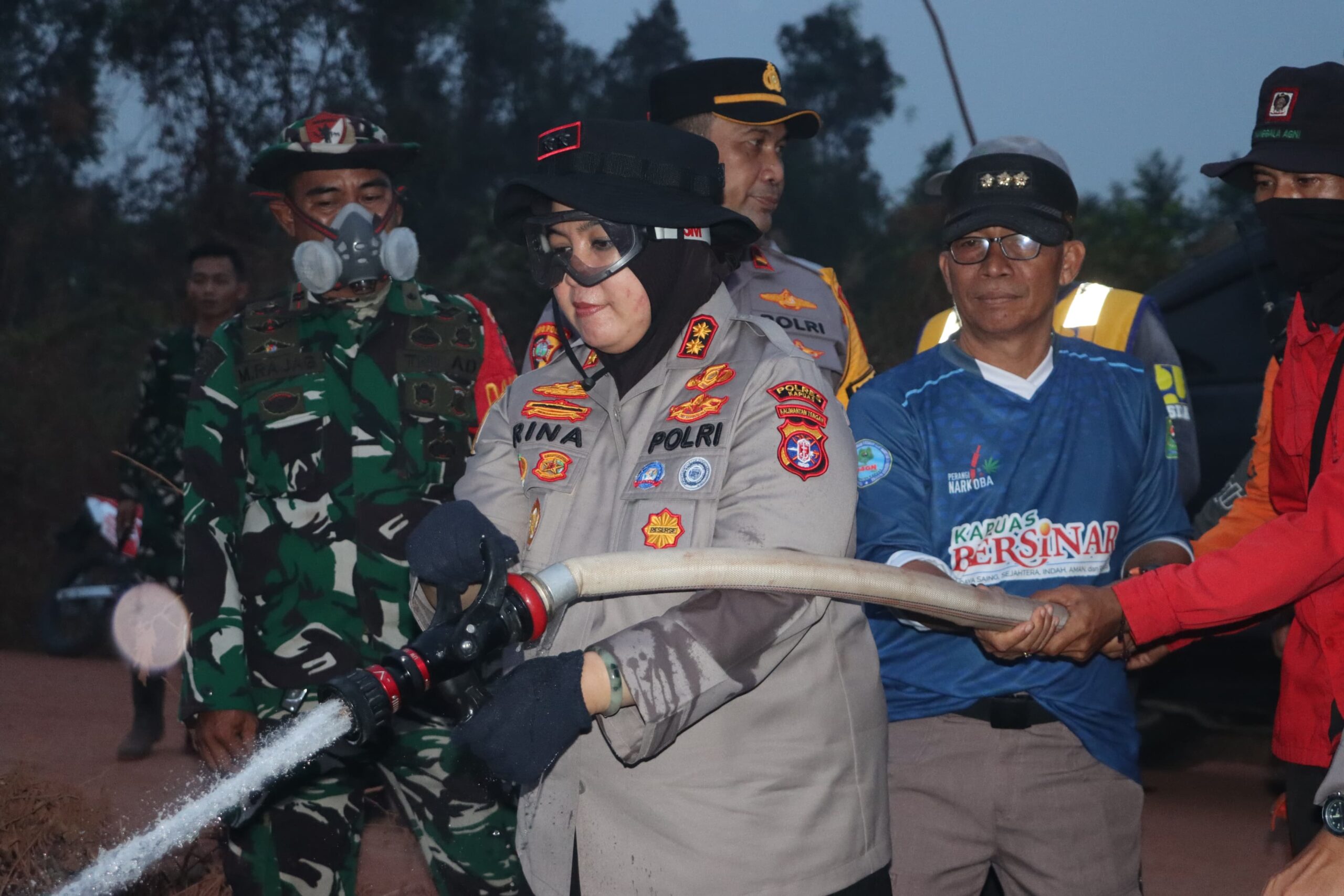 Cegah Karhutla Meluas Tim Gabungan Padamkan Titik Api, Kapolres Ingatkan Warga Tak Buka Lahan Dengan Cara Membakar
