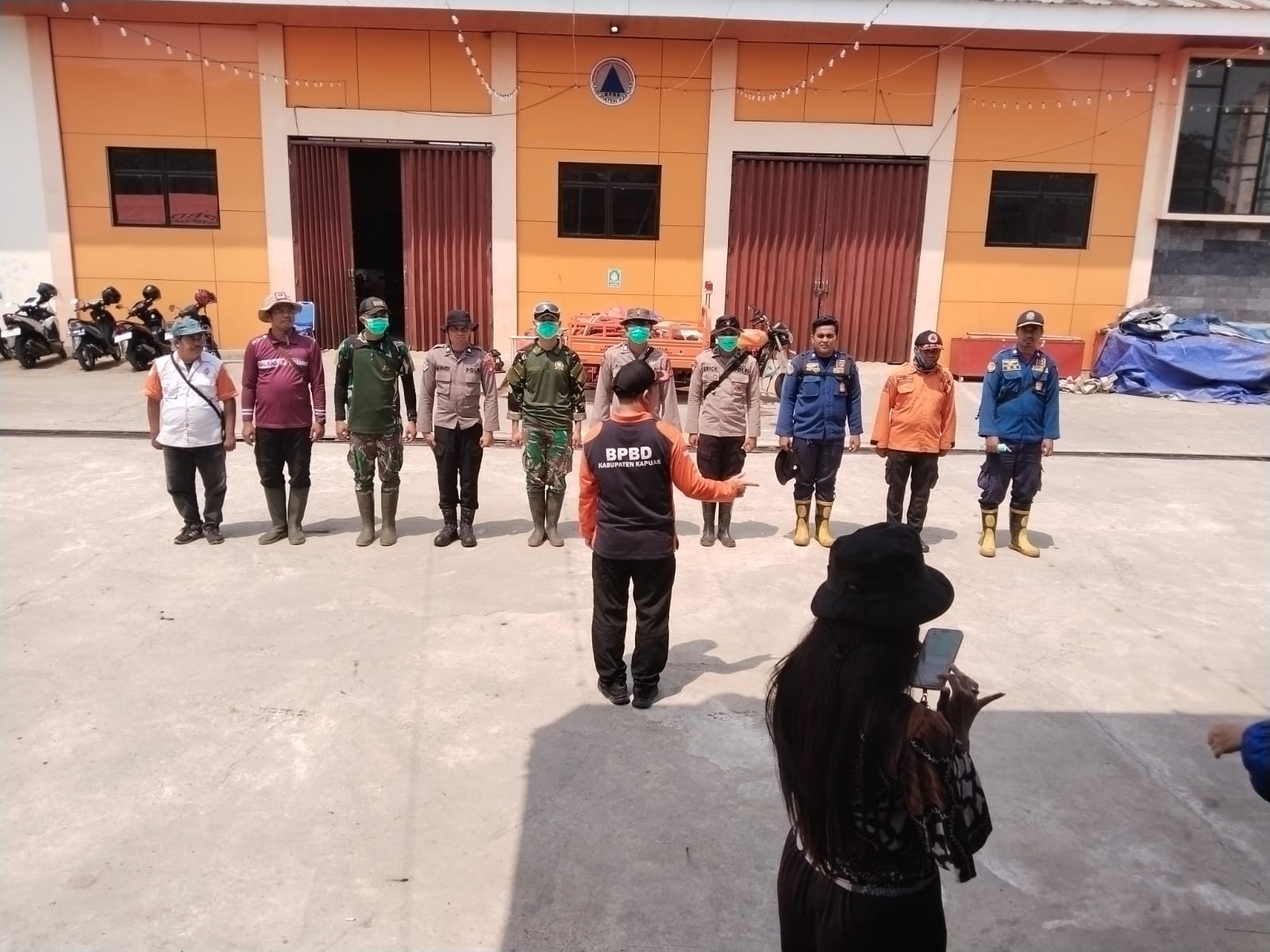 Regu l Tim Gabungan TNI/Polri, BPBD dan Damkar Bergerak Padamkan Api