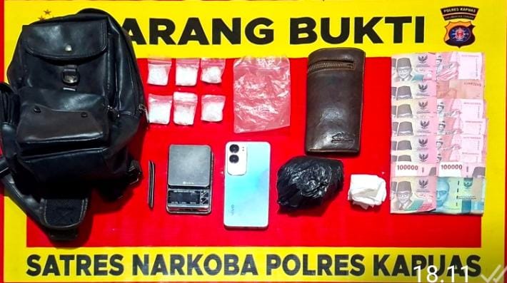 Diduga Edarkan Sabu, Pria di Kapuas Diamankan Polisi! Enam Paket Seberat 28,26 Gram dan Uang Rp8 Juta Disita