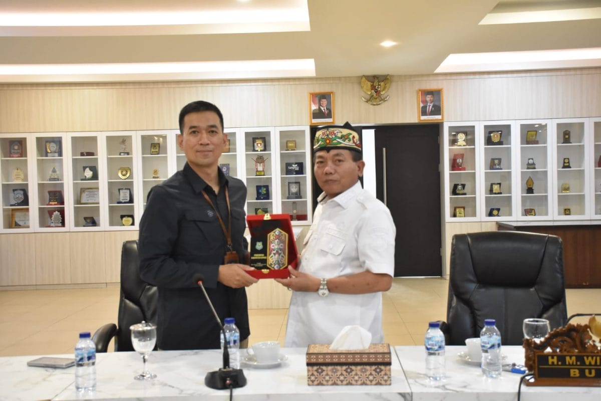Bupati Kapuas Terima Silaturahmi Manager PLN UP KalselTeng, Bahas Rencana Sewa PLTD 20 MW di Selat